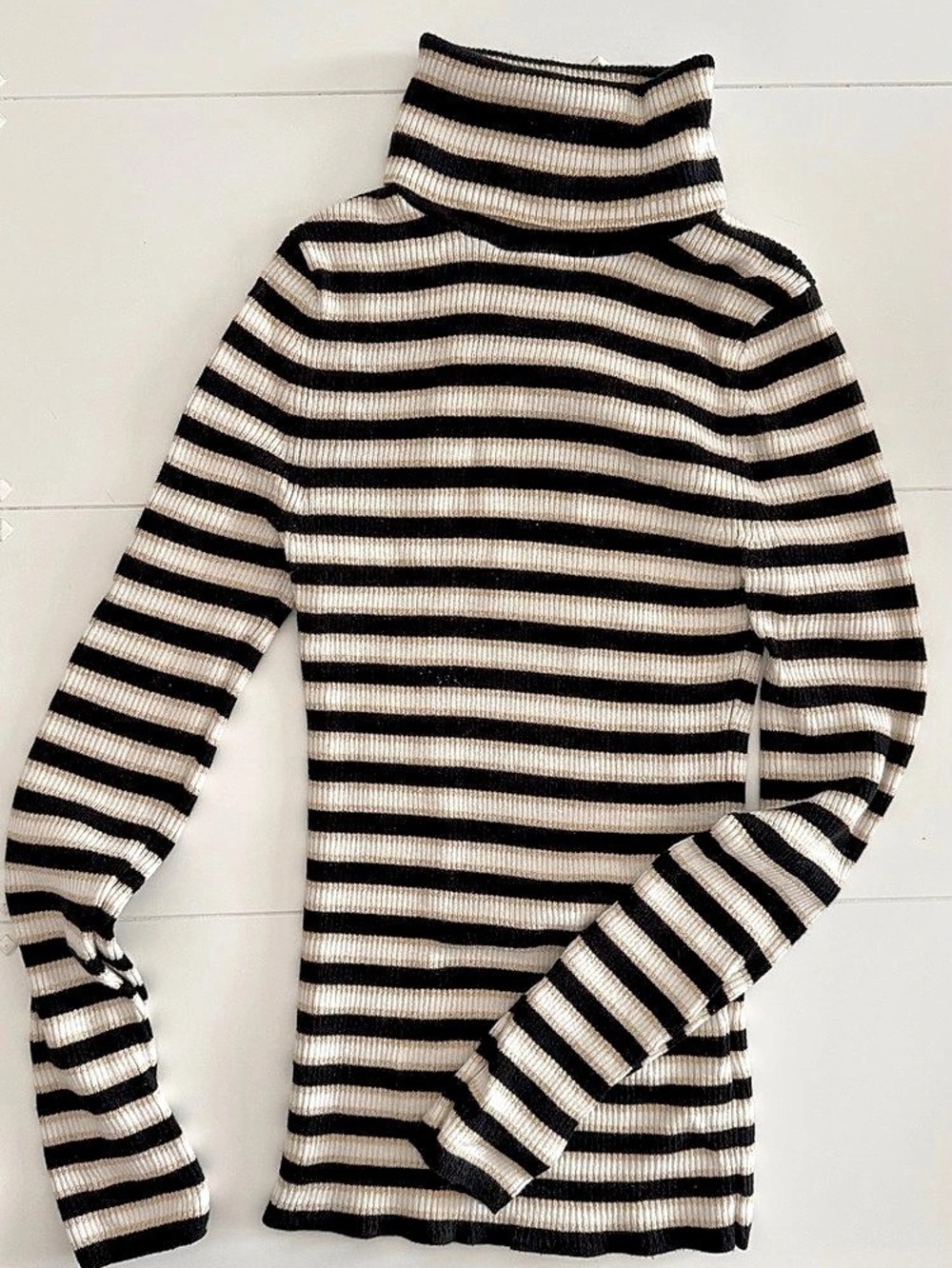 Gap Striped Turtleneck Sweater in Black & Cream Small